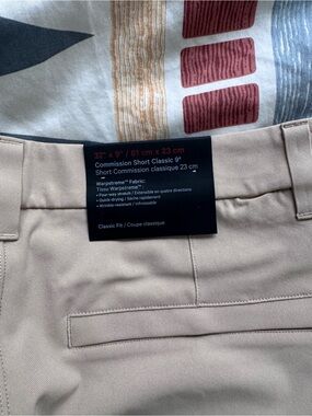 lululemon athletica Commission Short Classic 9" in beige/tan